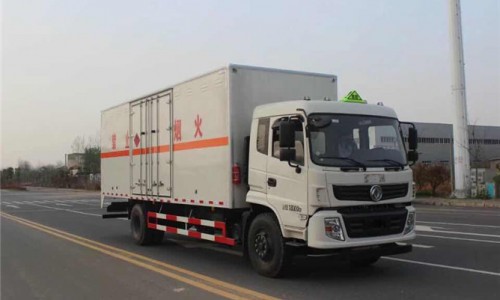東風(fēng)雜項(xiàng)危險品廂式車 