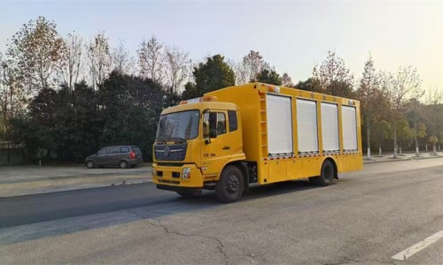 東風(fēng)天錦救險(xiǎn)車(chē) 
