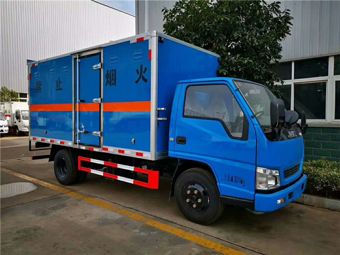 氣瓶運(yùn)輸車.jpg