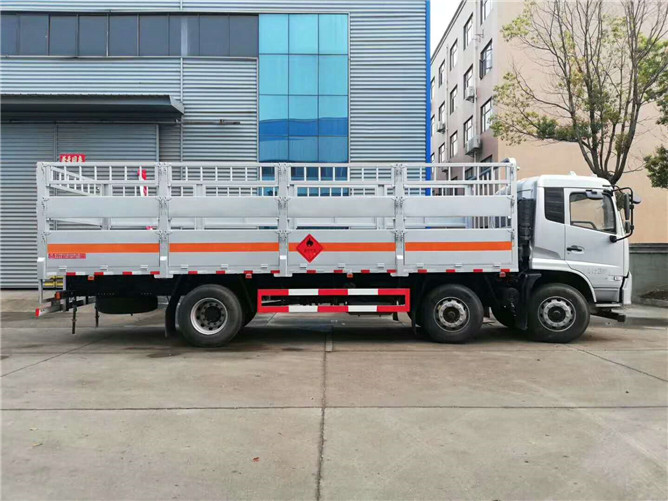 氣瓶運(yùn)輸車廠家.jpg