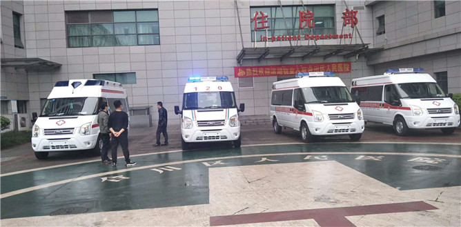 福特監(jiān)護(hù)救護(hù)車(chē).jpg