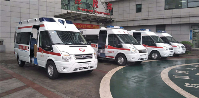 監(jiān)護(hù)救護(hù)車(chē).jpg