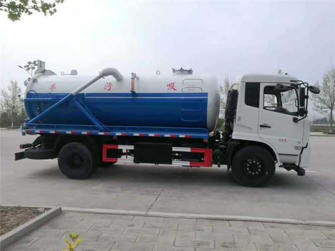 東風(fēng)吸污車.jpg