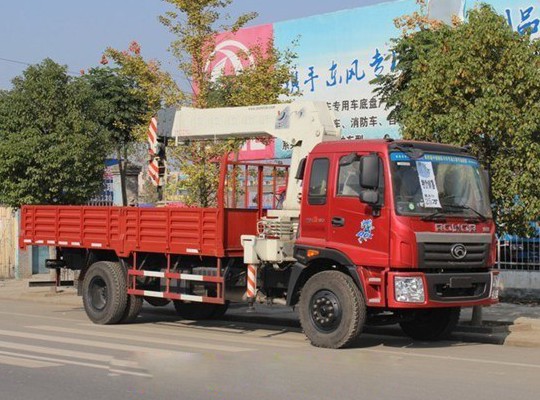 福田瑞沃6.3-8T隨車(chē)起重運(yùn)輸車(chē)  