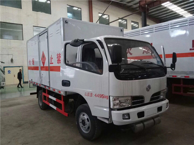 東風(fēng)小多利卡易燃?xì)怏w運(yùn)輸車(chē) 