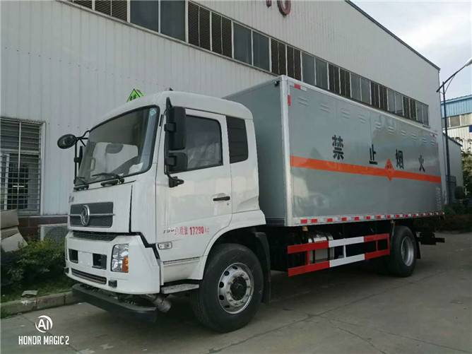 東風(fēng)天錦易燃?xì)怏w運(yùn)輸車(chē) 