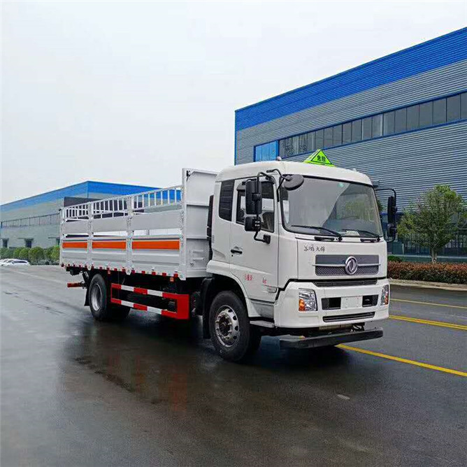 東風(fēng)天錦6.2米氣瓶運(yùn)輸車(chē) 